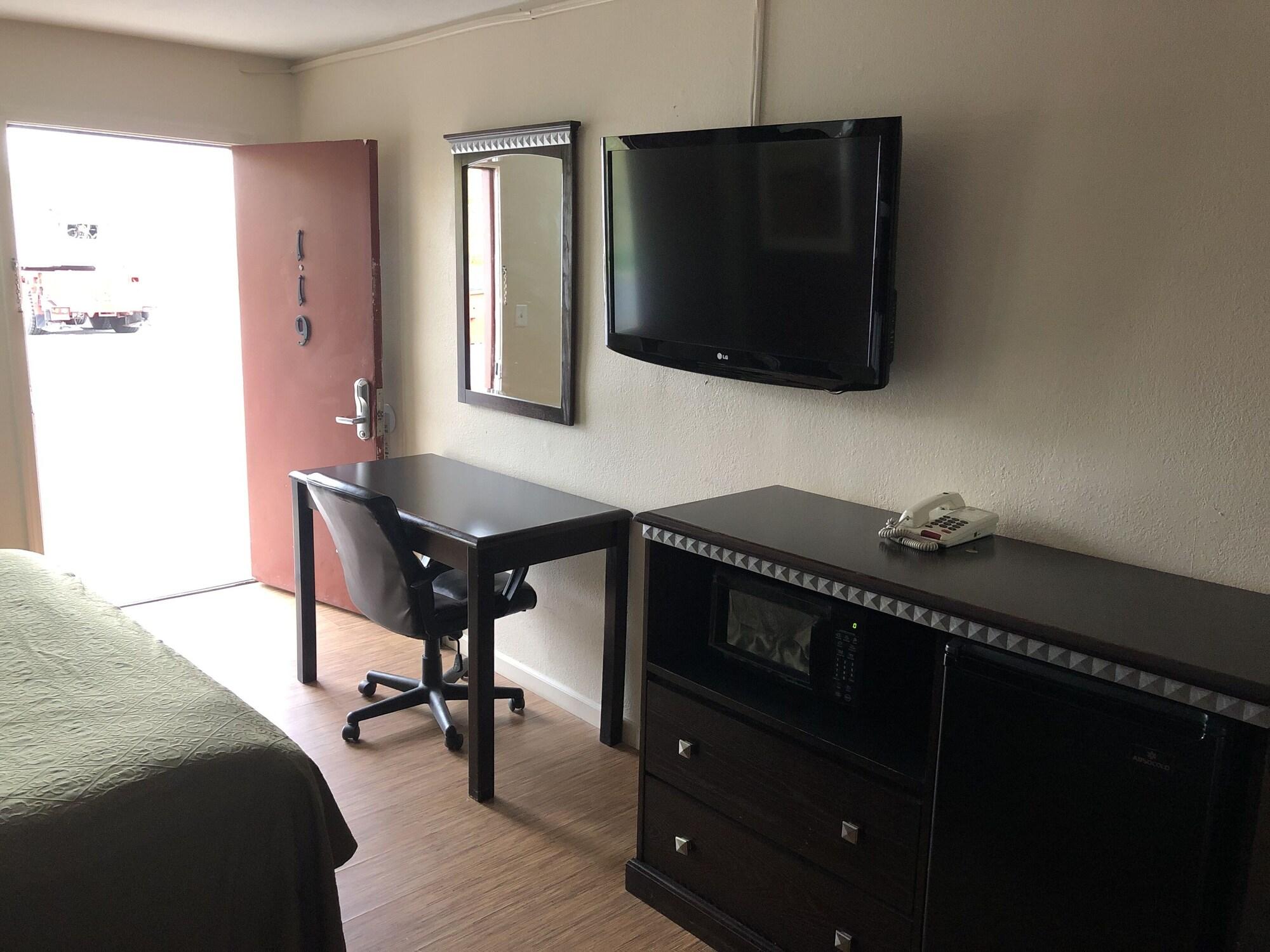 Hotel Crossroads