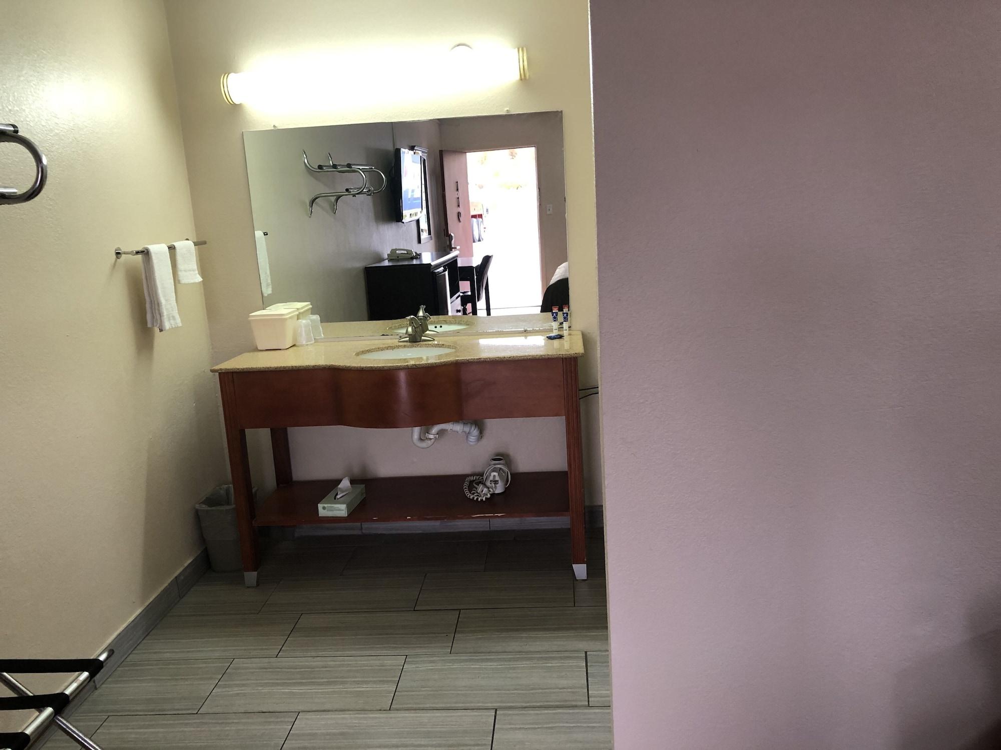 Hotel Crossroads